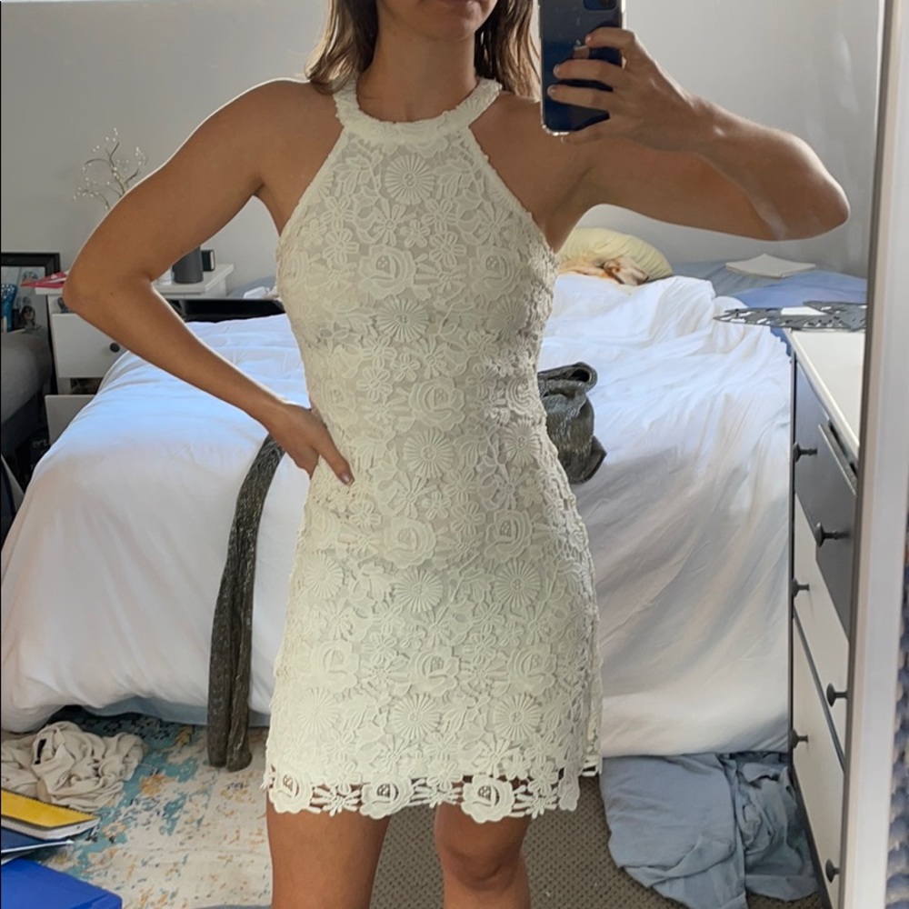Lulus white lace-like design dress